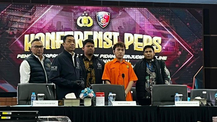 Buron Paling Dicari Kepolisian China Berhasil Ditangkap di Bandara Soekarno-Hatta Tangerang