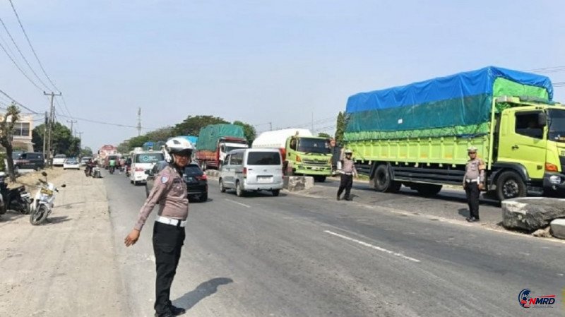 Tragis! Pikap Bermuatan 17 Tamu Pernikahan Tabrakan Beruntun di Pantura Indramayu, 12 Orang Tewas