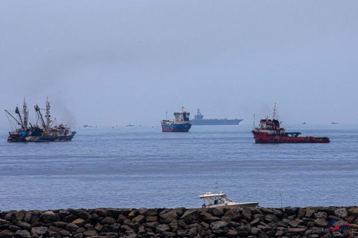Tegang di Selat Hormuz: Garda Revolusi Iran Tutup Jalur Strategis setelah Tembak Peringatan Kapal