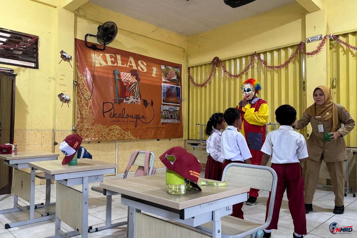 Meriahkan MPLS dengan Hanya 3 Murid Baru, SDN Purwoyoso 1 Semarang Hadirkan Badut dan Tema Sirkus