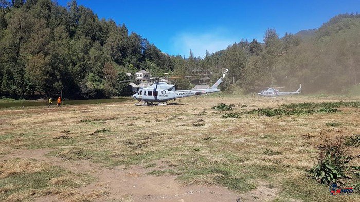 Dua Helikopter Dikerahkan untuk Water Bombing, Karhutla Kaldera Bromo Hanguskan 120 Hektare Lahan