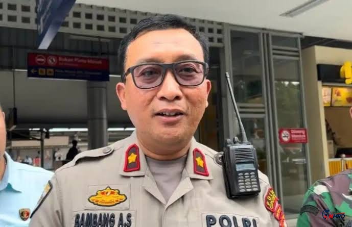 Polisi Telusuri Identitas Pria Viral Bawa Benda Mirip Pistol di Ciputat