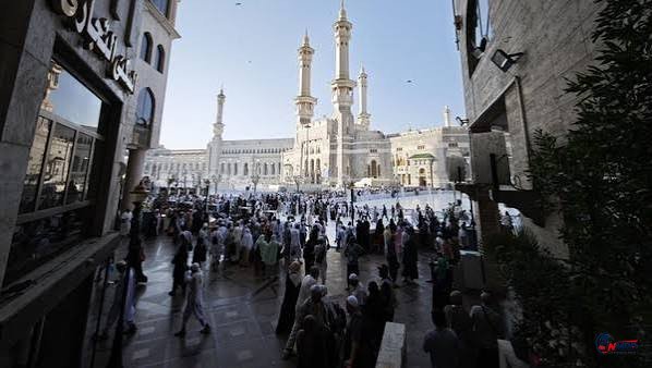 Angin Kencang dan Badai Debu Terjang Madinah, Kawasan Masjid Nabawi Mendadak Gelap Diselimuti Debu