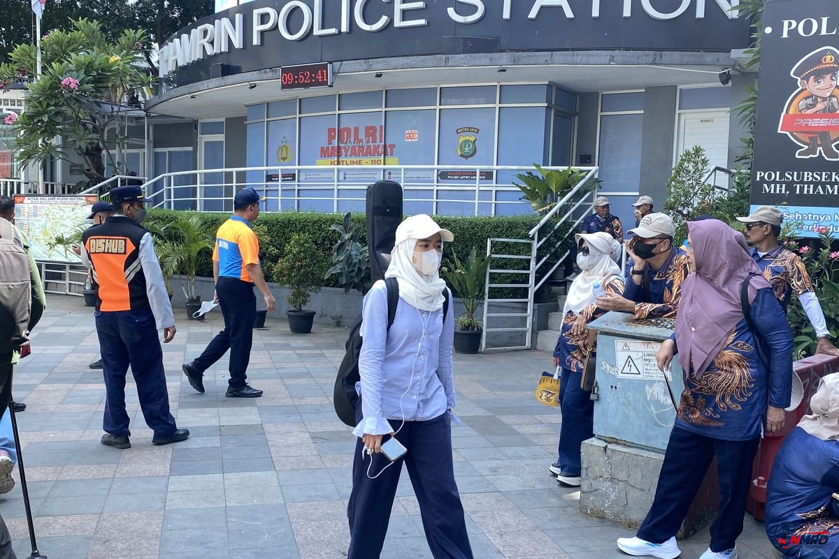 Abu Vulkanik Anak Krakatau Menyebar, Warga Diimbau Pakai Masker N95