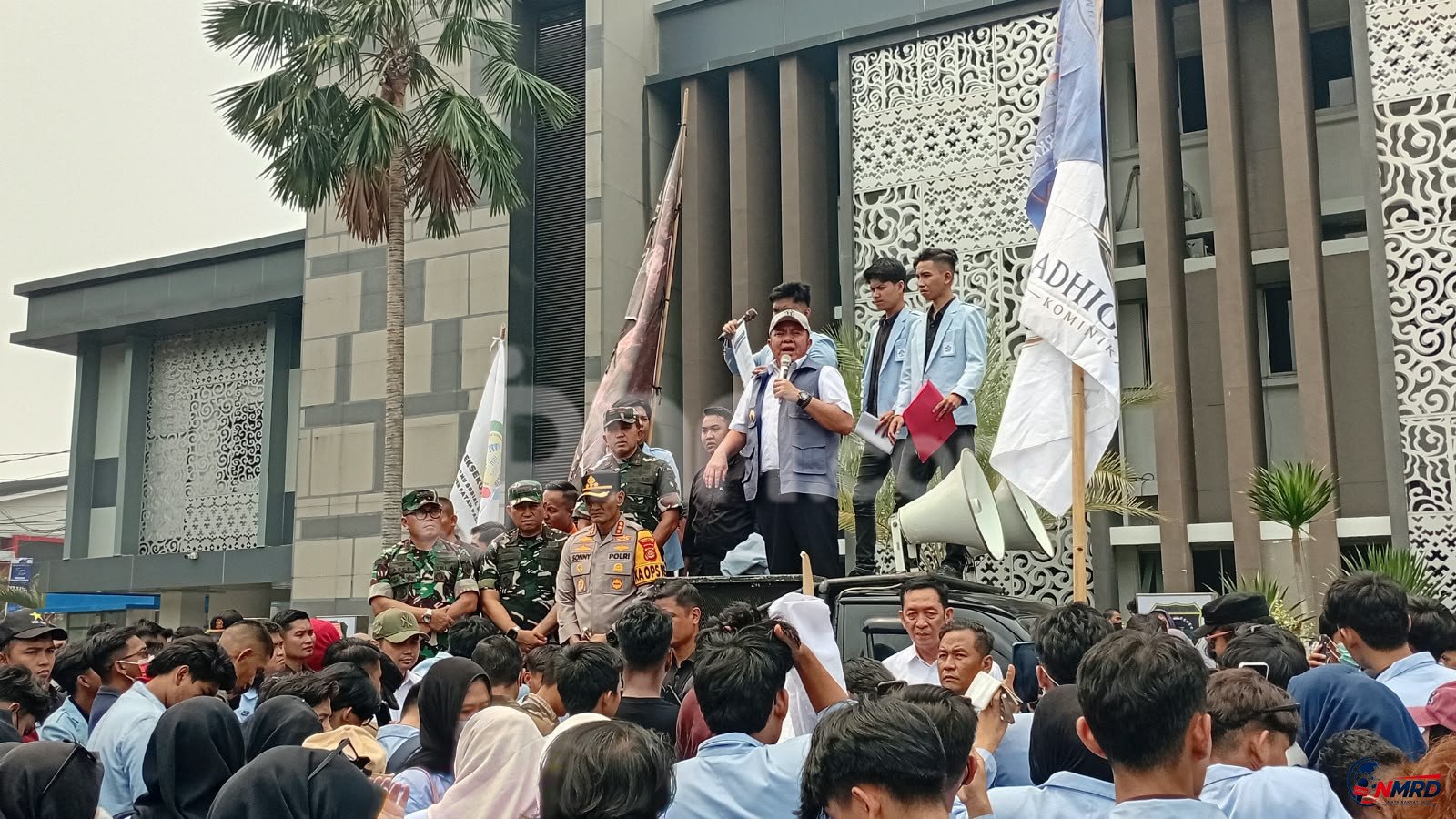 Gubernur Sumsel Herman Deru Tawarkan Reward Rp10 Juta bagi Penangkap Pembakar Lahan