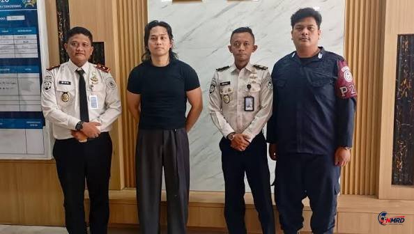 Baru Dua Minggu Bebas, Indra Kenz Kembali Masuk Penjara usai PB Dicabut