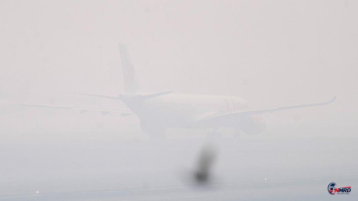 Kabut Asap Karhutla Ganggu Penerbangan di Bandara Palembang, Jarak Pandang Hanya 500 Meter