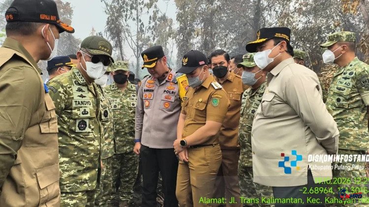 Kepala BNPB dan Kasad Tinjau Penanganan Karhutla di Pulang Pisau
